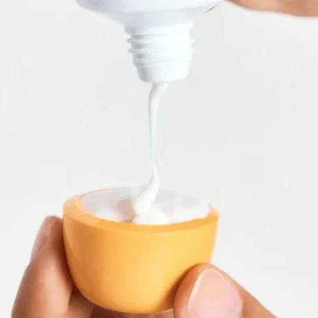 Zero Cast Moisturizing Finish Sunscreen 03