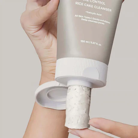 rice + lha pore control rice cake cleanser 5