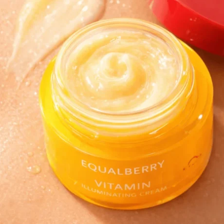 EQQUALBERRY Vitamin Illuminating Cream – textúra a nyitott tégelyben