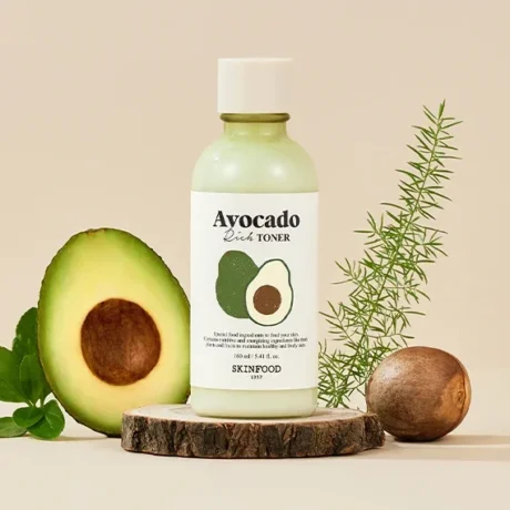 SKINFOOD Avocado Rich Toner – Lifestyle: avokádóval bemutatott toner