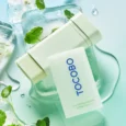 TOCOBO Cica Cooling Sun Stick mentás jeges termékfotó hűsítő hangulattal